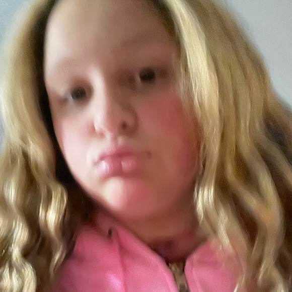 Profile Picture of Eliana Mayerson (@elie_mayerson) on Poshmark