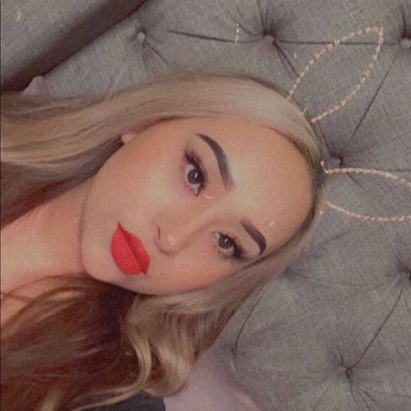 Profile Picture of Antonia Rodriguez (@arodriguez391) on Poshmark