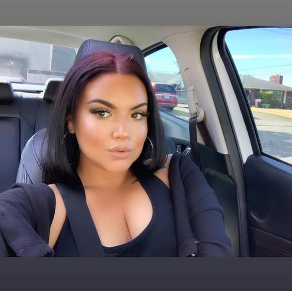 Profile Picture of Amy Cuellar (@amycuellar1031) on Poshmark