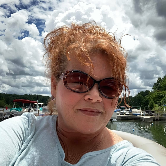 Profile Picture of Debbie Boyd (@debbie_boyd59) on Poshmark