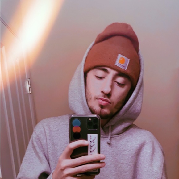 Profile Picture of Dylan Gill (@dgill847) on Poshmark