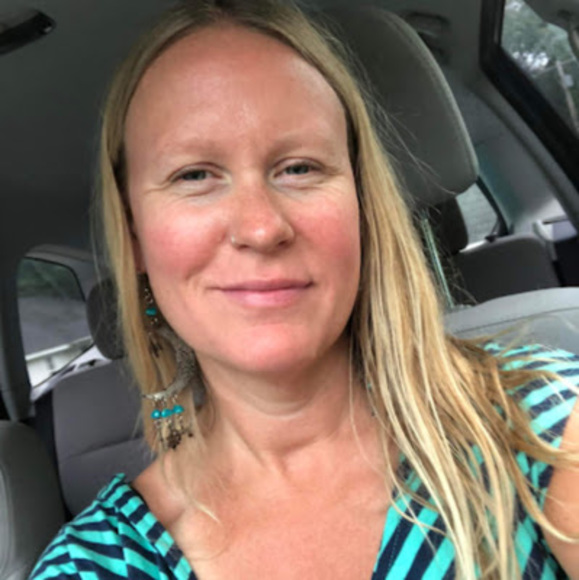 Profile Picture of Kelly Shifflette (@kellyshifflette) on Poshmark