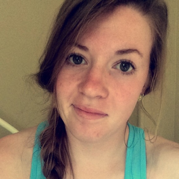 Profile Picture of Bianca Clayton (@biancaclayton) on Poshmark