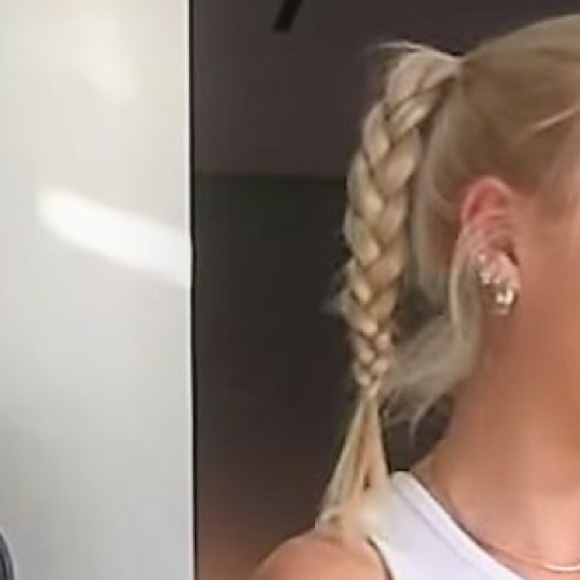 Juliana Tate - Poshmark Profile Picture of Juliana Tate (@julianatate_641) on Poshmark