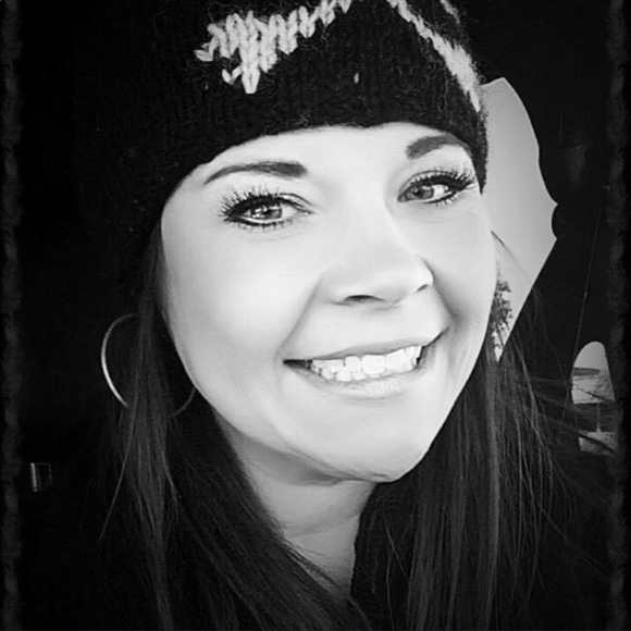Profile Picture of Myra Fullingim (@myrafullingim) on Poshmark