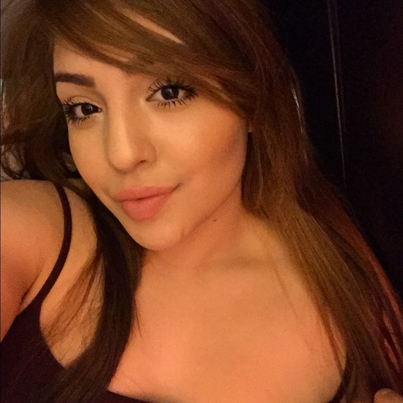 Profile Picture of Gabriela Castrejon (@castrejon28) on Poshmark