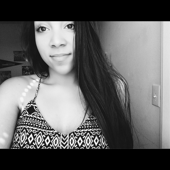 Profile Picture of Alexa Dibiase (@alexadibiase) on Poshmark