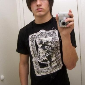 Profile Picture of Aaron Cerrone (@x_tom_x_jones_x) on Myspace