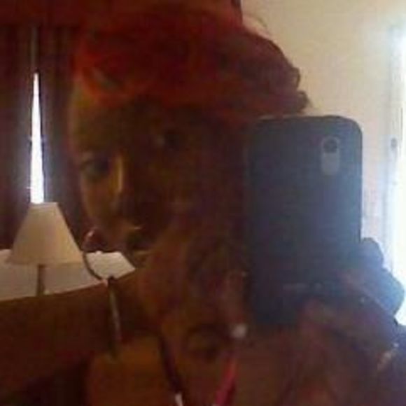 Profile Picture of Candice Bradshaw (@chocolate702) on Poshmark