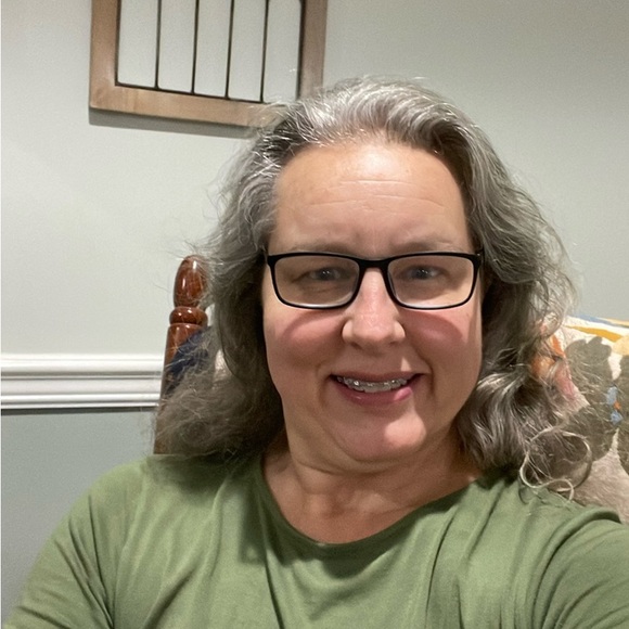 Profile Picture of Donna Fields (@donnafields501) on Poshmark