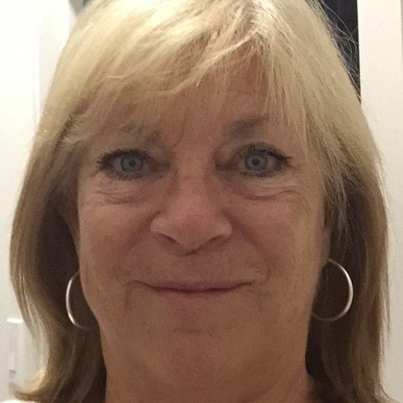 Profile Picture of Francine Brown (@frabro) on Poshmark