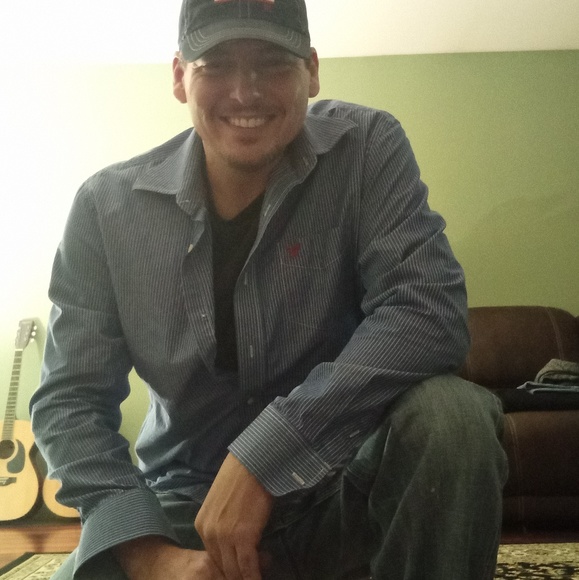 Profile Picture of Paul Sheldon (@paulshelton93) on Poshmark