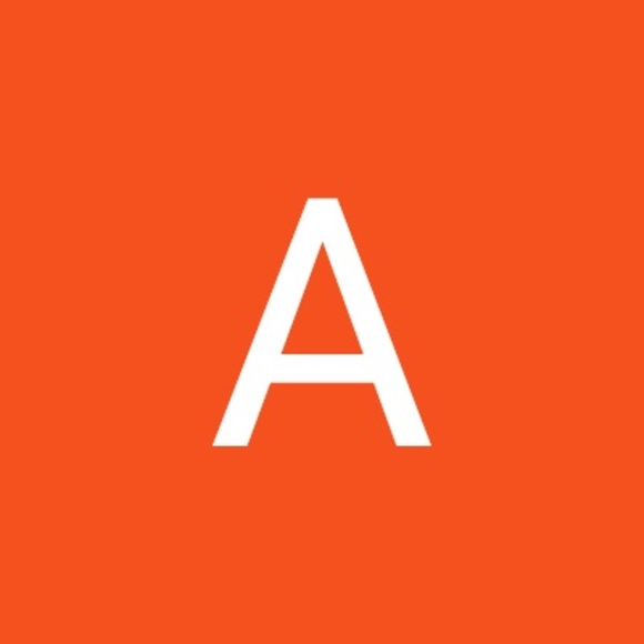 Profile Picture of Alejandra Ramirez-alvarez (@alejandraram795) on Poshmark