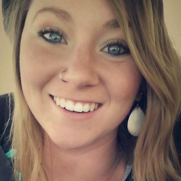 Profile Picture of Tori Grant (@torig50) on Poshmark