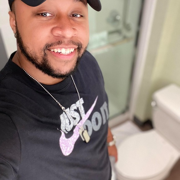 Profile Picture of Joshua Fields (@josh0658) on Poshmark