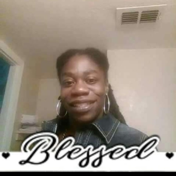Profile Picture of Brendella Cowart (@jonesjahlove1) on Poshmark