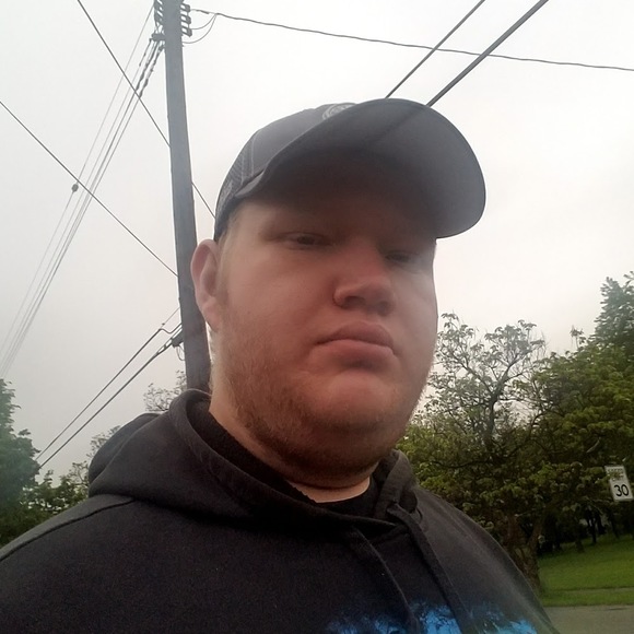 Profile Picture of Brett Staelens (@bspikes2000) on Poshmark