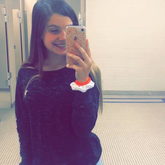 Profile Picture of Mackenzie sue Steele (@mackenzie2533) on Poshmark