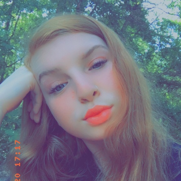 Profile Picture of Karla Marshall (@joankarla9) on Poshmark