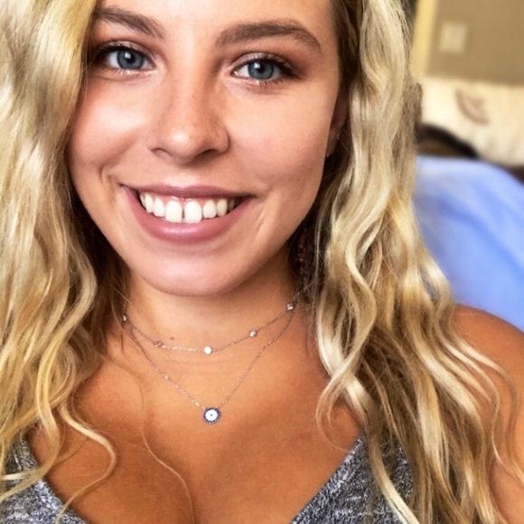 Profile Picture of Haley Sassmann (@haleylinton) on Poshmark