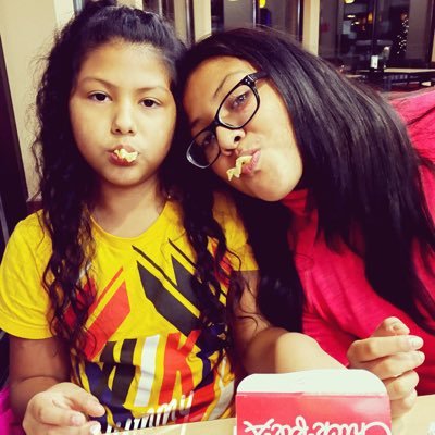 Profile Picture of Lupe Montoya (@LupeMontoya19) on Twitter