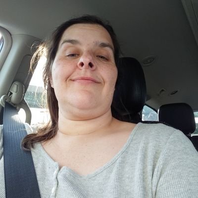 Profile Picture of 🐝Rhonda Moore🕊 (@flknittingrl24) on Twitter