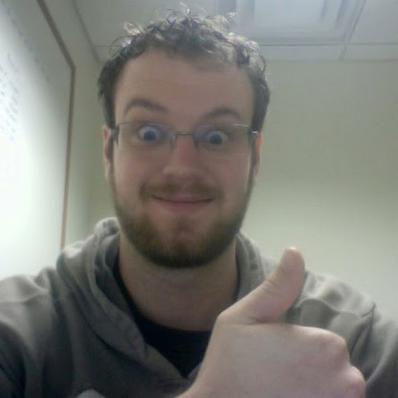 Profile Picture of Christopher Sweeney (@sweeneypng) on Poshmark