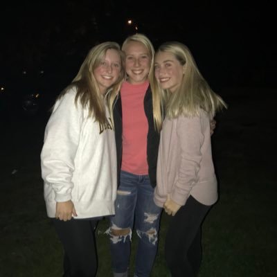 Profile Picture of Claire Phillips (@bear_claire5) on Twitter