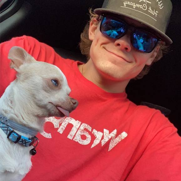 Chase Gurtner - Poshmark Profile Picture of Chase Gurtner (@mnwild2000) on Poshmark