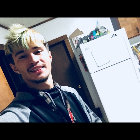 Profile Picture of Adam Monarez (@adammonarez) on Poshmark