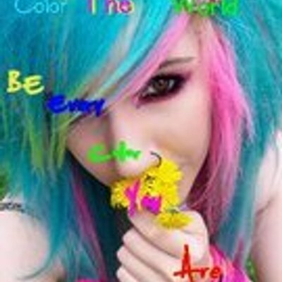 Profile Picture of Sophia Kwon (@emopunksk8ter) on Twitter