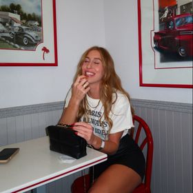 Profile Picture of Jess Wireman (@jessicarenee1516) on Pinterest