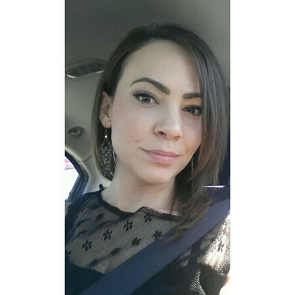 Profile Picture of Trisha Butrick (@luscious310) on Poshmark