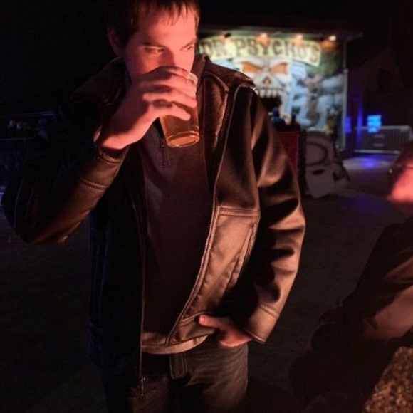 Profile Picture of Andrew Slone (@andrew_slone) on Poshmark