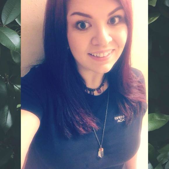 Profile Picture of Alexandra Potter (@kyoaven) on Poshmark