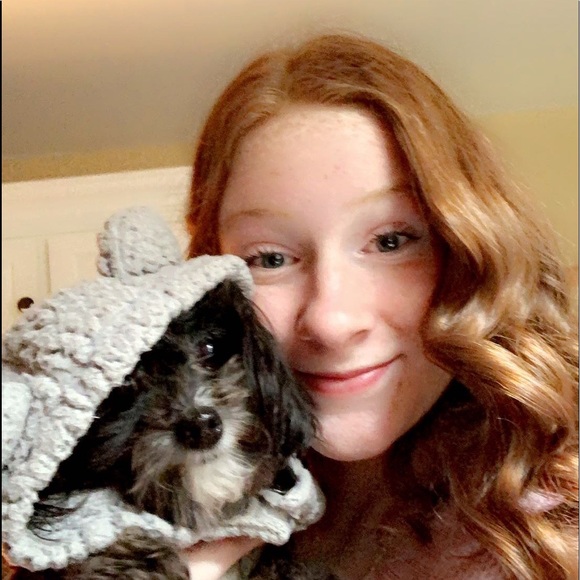 Profile Picture of Bailey Restelli (@baileyrestelli) on Poshmark