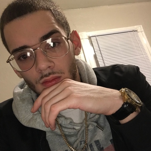 Profile Picture of Angel Malpica (@thejunebug1) on Poshmark