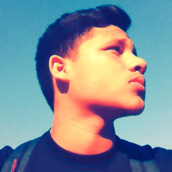 Profile Picture of Nicholas Barrientos (@nicksta) on Poshmark