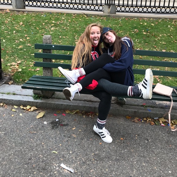 Profile Picture of Carly Birolini (@carlybirolini) on Poshmark