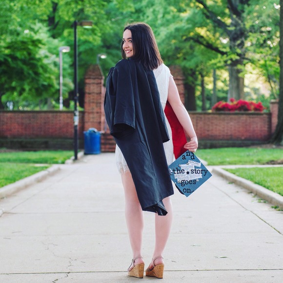Profile Picture of Carly Abrams (@carlyabrams) on Poshmark