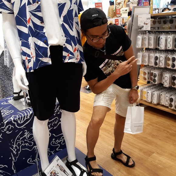 Profile Picture of Khoi Vu (@krazekid) on Poshmark