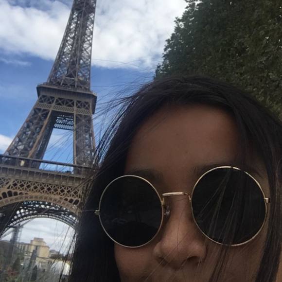 Profile Picture of Ellen Catherine (@artbyellenb) on Poshmark