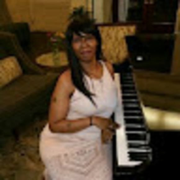 Profile Picture of Chastity Mitchell (@mschastityplz) on Poshmark