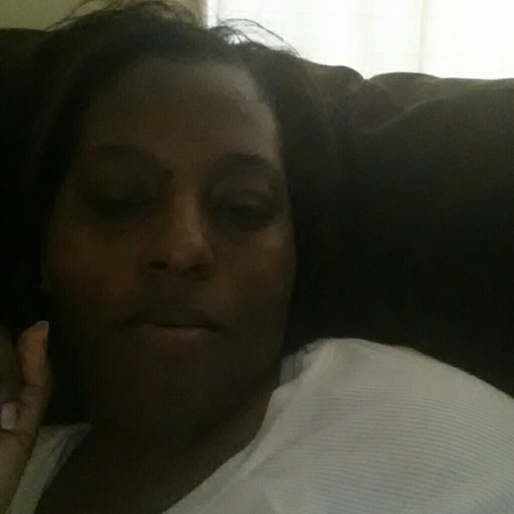 Profile Picture of Lisa Dozier (@mizlisdee) on Poshmark