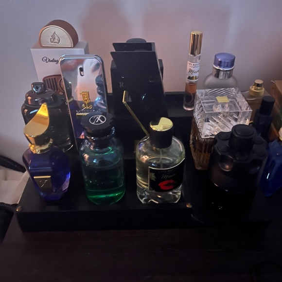 Profile Picture of Luke Ciliento (@luke17ciliento) on Poshmark