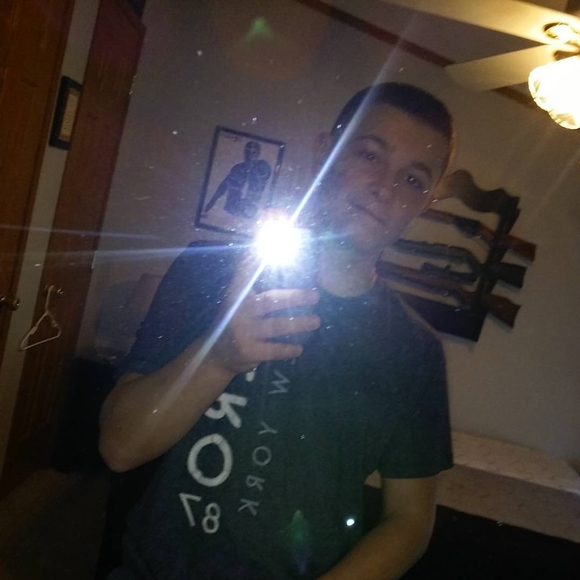 Profile Picture of Brendan Ross (@brendanpross33) on Poshmark