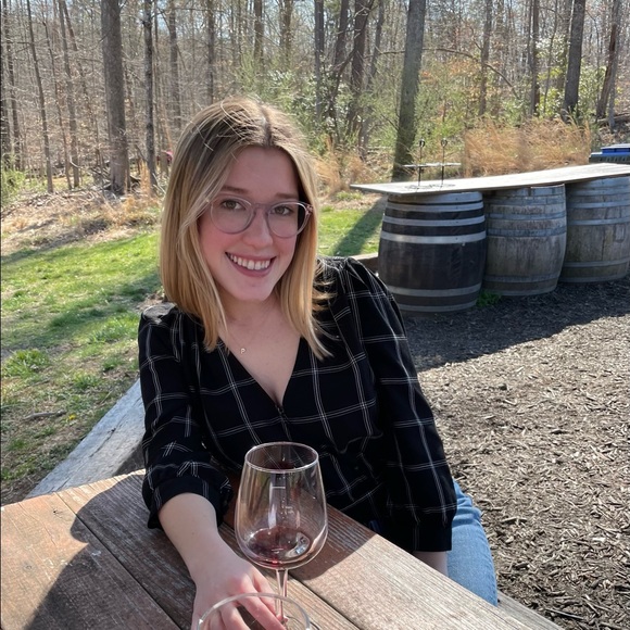 Profile Picture of Pat Cason (@patcason9) on Poshmark