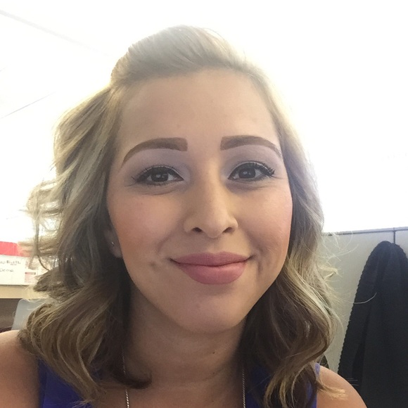 Profile Picture of Monique Rintalan (@morintalan) on Poshmark