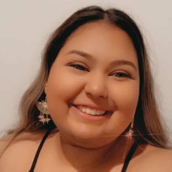 Profile Picture of Anissia Marin (@sweetlysol) on Poshmark