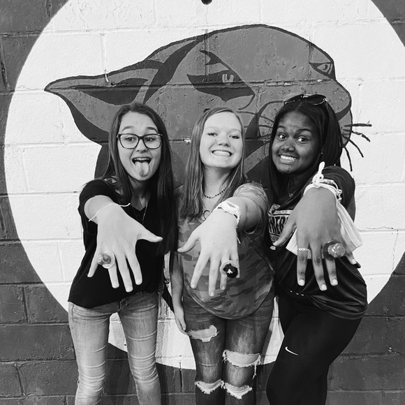 Profile Picture of Skylar Spotten (@sky361) on Poshmark